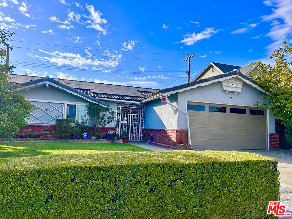 Building Photo - 809 Agajanian Way