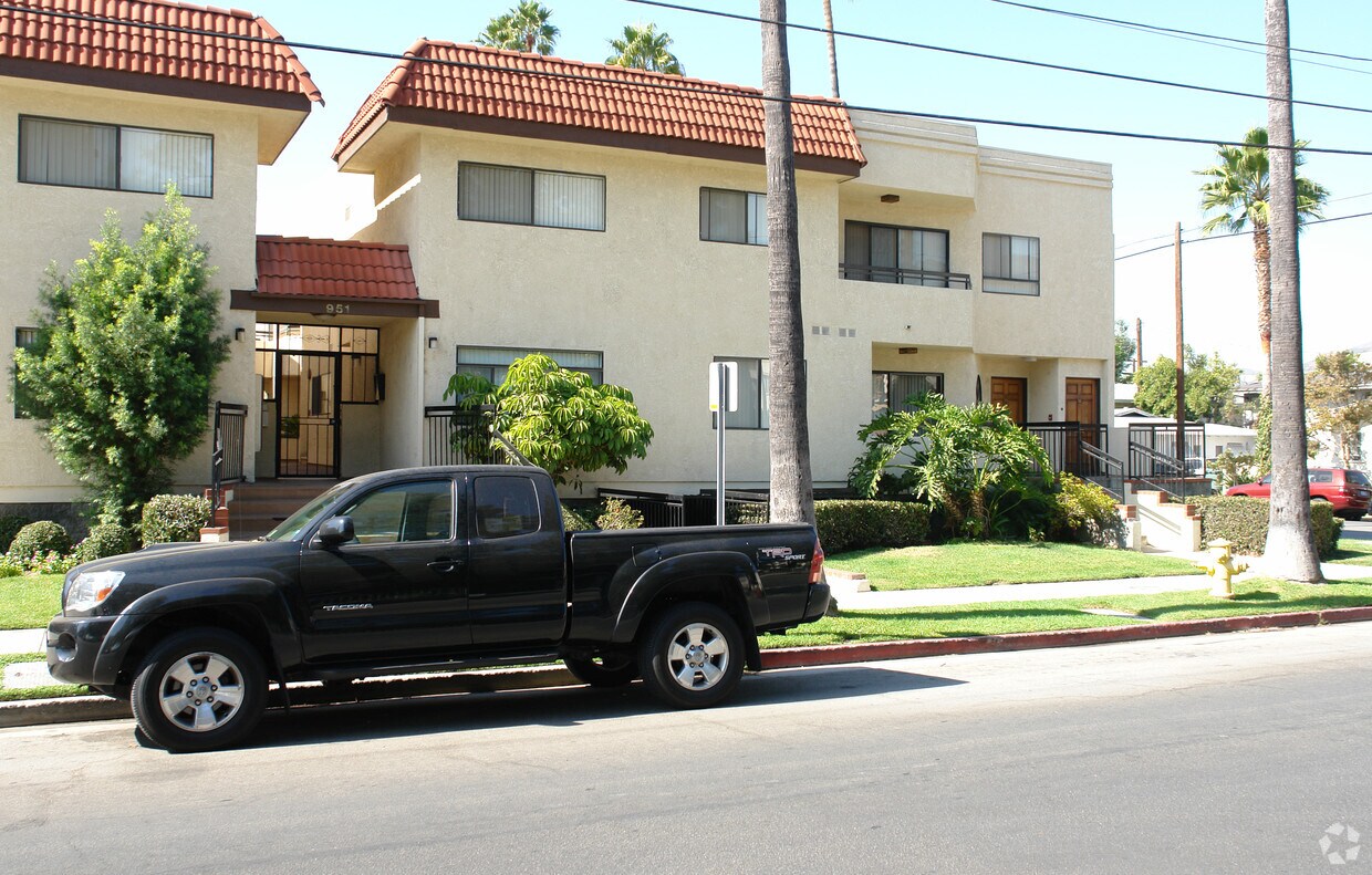 Building Photo - 951 N Louise St