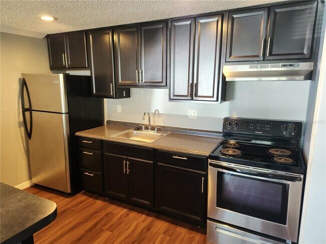 Foto del edificio - 5901 Bryce Ln