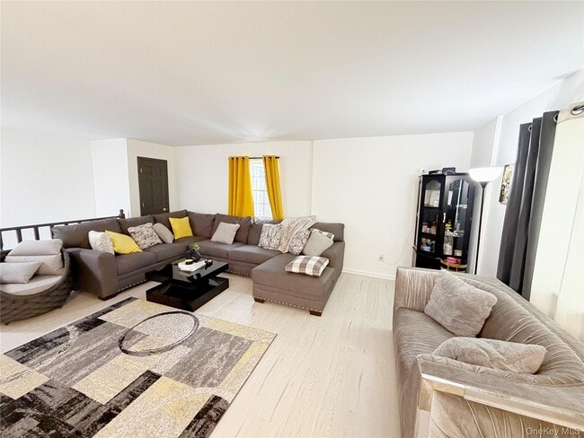 Building Photo - 276 Temple Hill Rd