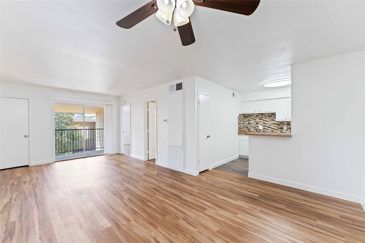Foto principal - 3131 Cummins St