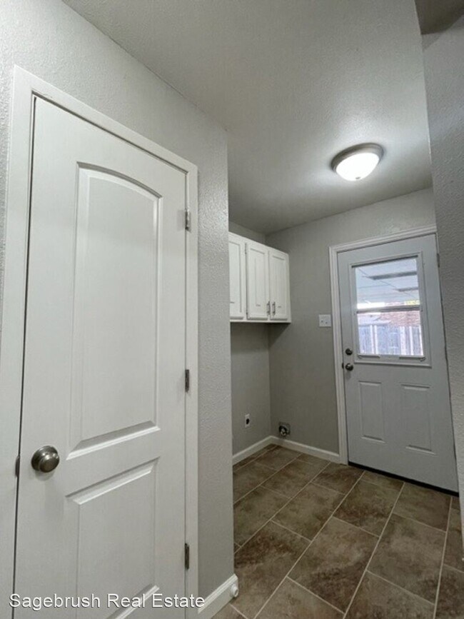 Building Photo - 4 br, 2 bath House - 2113 PR Lyons