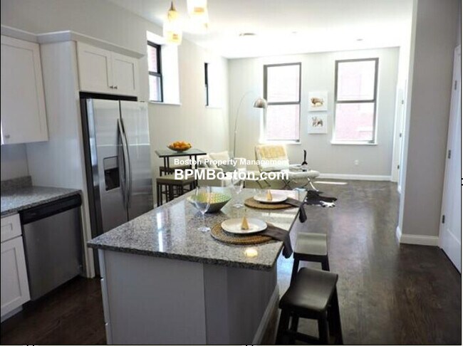 Building Photo - 10 Merrymount Rd