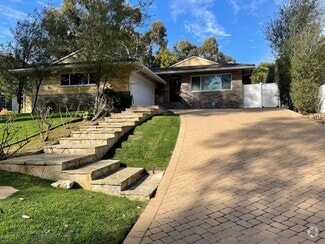 Building Photo - 3001 Palos Verdes Dr N