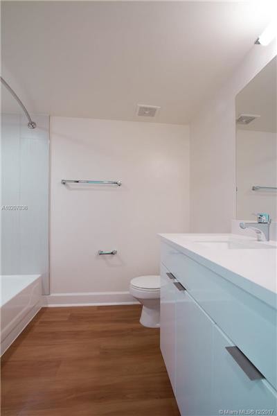Foto del edificio - 3605 NE 207th St