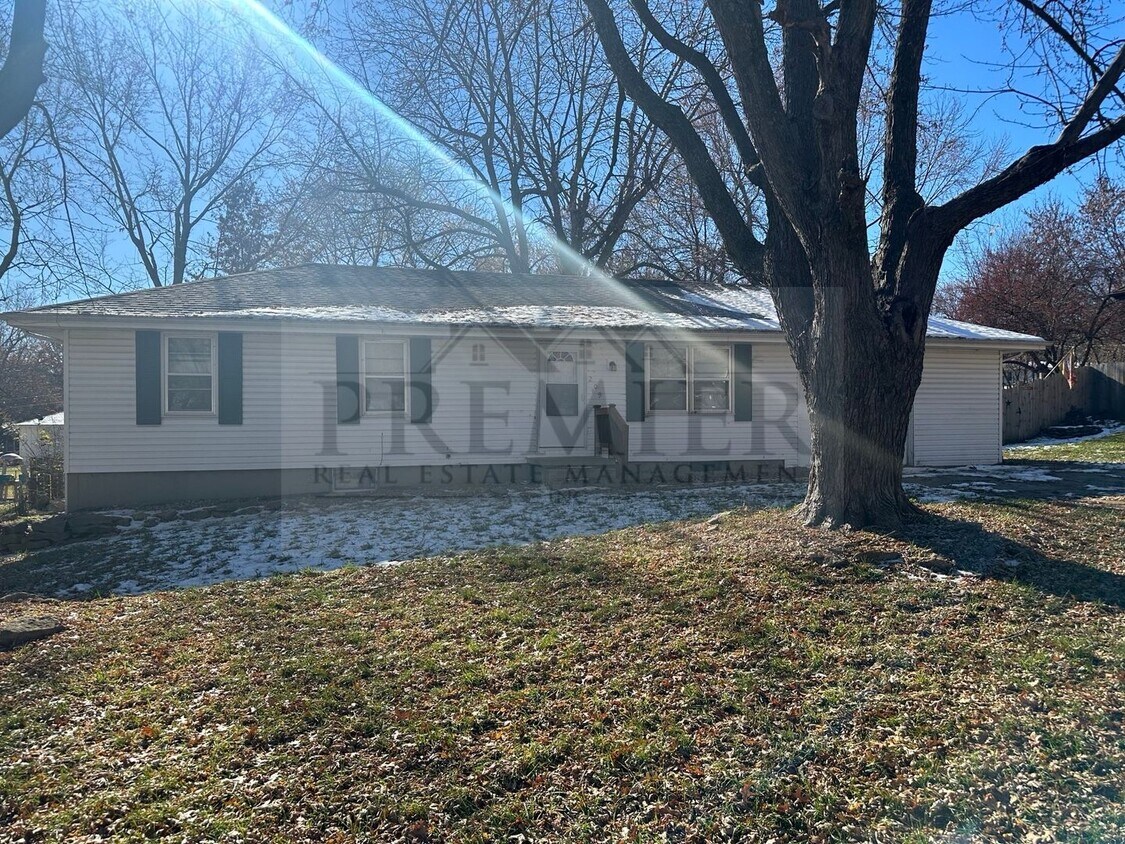 3 Bedroom/ 2 Bath / 209 Sw 20th St Oak Gro... Apartment for Rent in