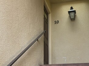 Building Photo - 792 Avocado Ave