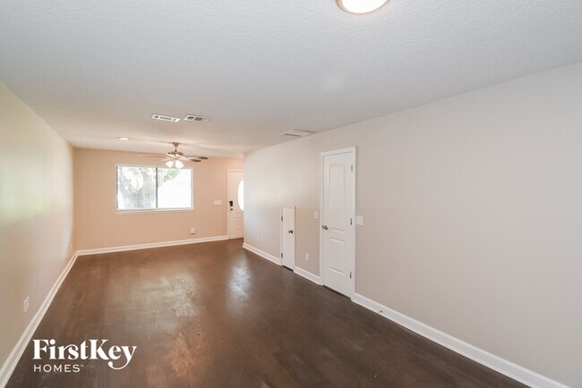 Foto del edificio - 8723 Bishopswood Dr