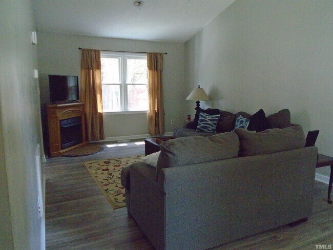 Foto del edificio - 4220 Bluewing Rd