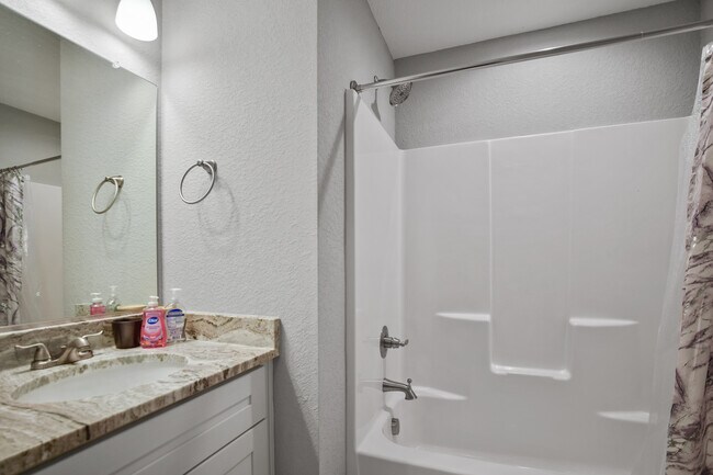 Building Photo - 305 N Division St