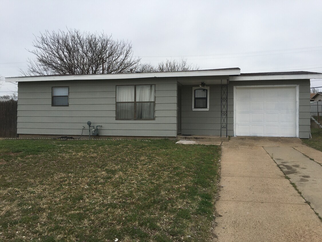 1016 Carpenter St, TX 79007 House Rental in TX