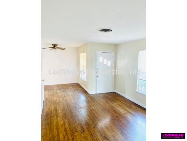 Building Photo - ****3 BEDROOM IN DALLAS*****