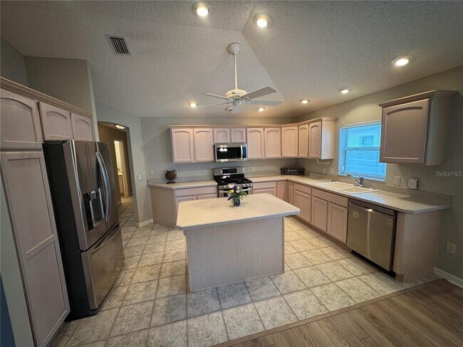 Foto del edificio - 8850 SE 167th Mayfield Pl