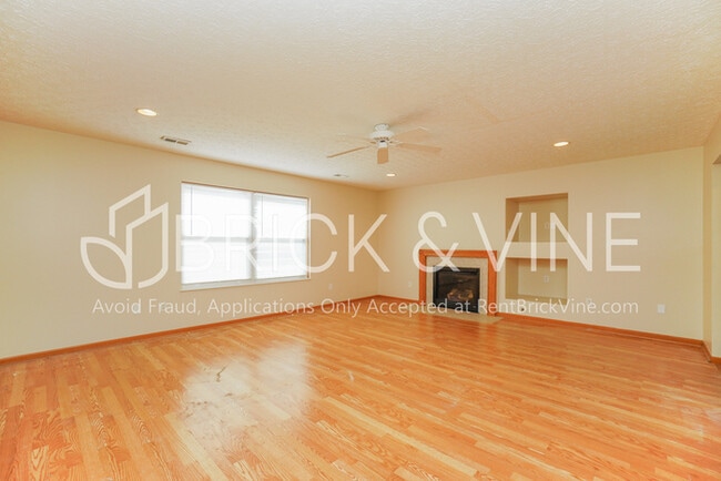 Building Photo - 3691 Parker Knoll Lane - - Move In Special...