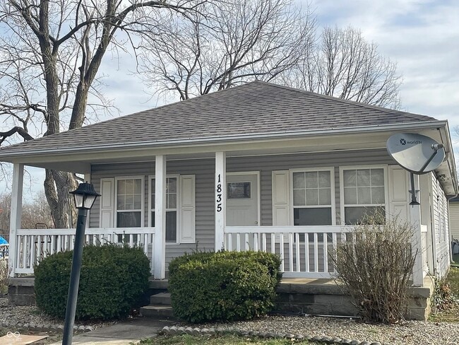 Building Photo - 1835 Carpenter Cir