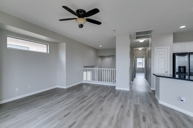 Building Photo - WONDERFUL 2 STORY HOME !