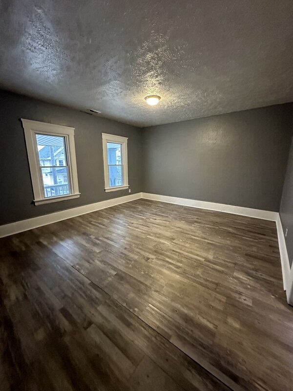 Foto del edificio - 2177 W 83rd St