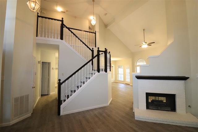 Foto del edificio - 2209 Heatherton Pl