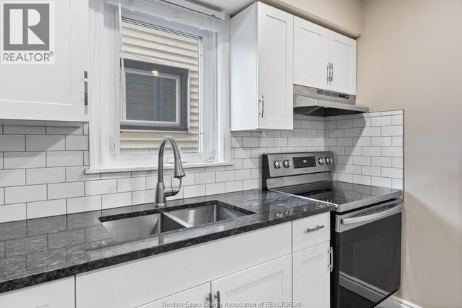 Building Photo - 835 Moy Ave