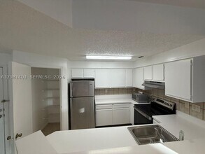 Building Photo - 2550 SW 18th Terrace