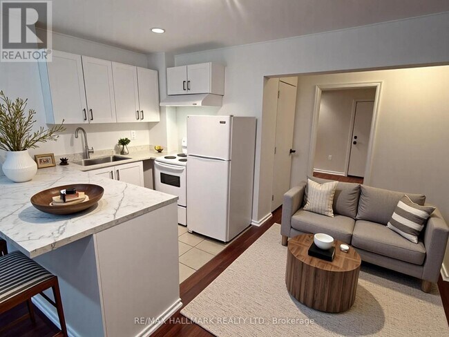 Photo du bâtiment - 266-266 Avenue Rd