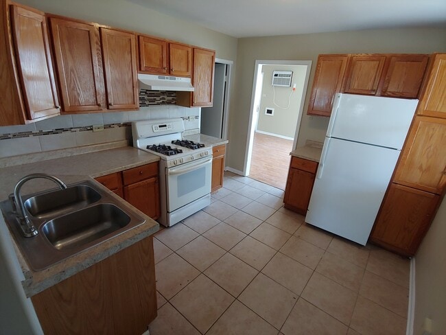 Building Photo - 211 Sauk Trail