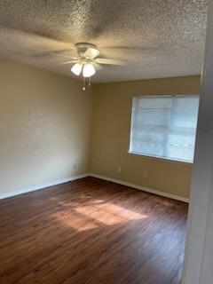 Foto del edificio - AVAILABLE NOW. GRANITE COUNTERTOPS. Spacio...
