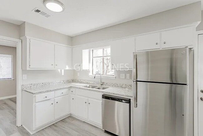 Building Photo - 1452 Foxcroft Loop