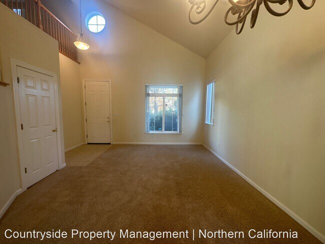 Foto del edificio - 3 br, 2.5 bath House - 4631 Hutchinson Ln
