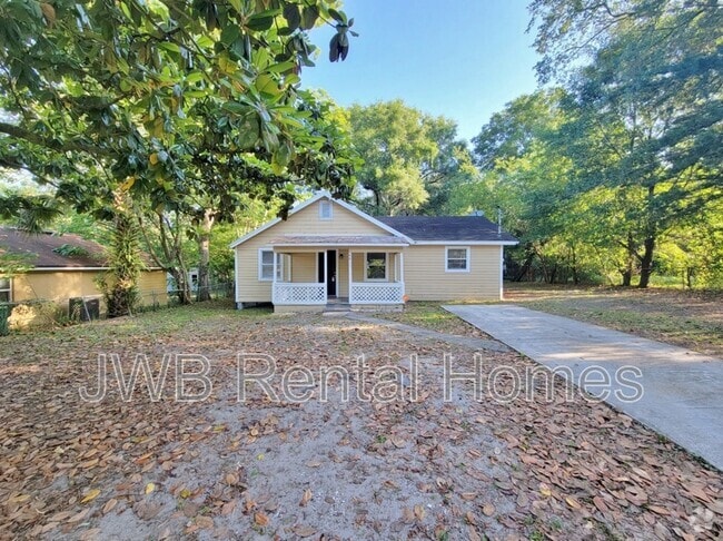 Building Photo - 8811 Eaton Ave