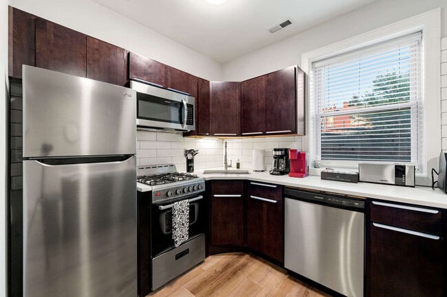 Building Photo - 2207 W 18th St