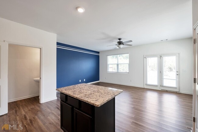 Foto del edificio - 3080 Tarian Way