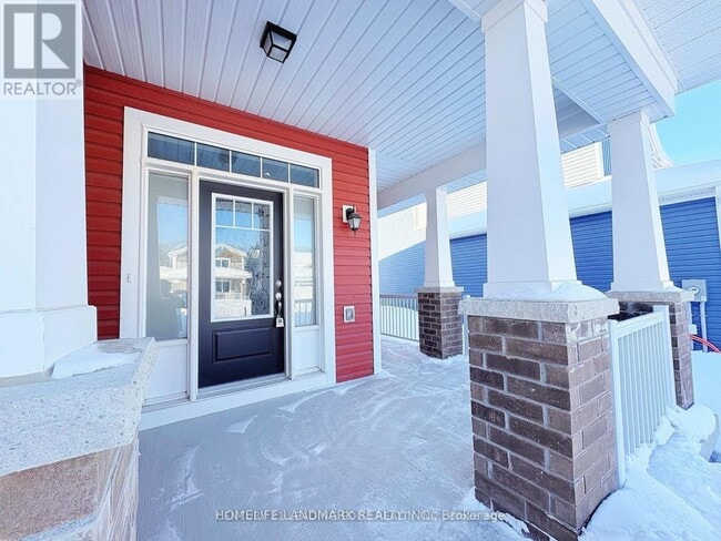 Building Photo - 29 Dyer Cres
