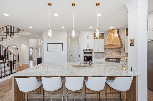 Building Photo - 5315 Cree Dr