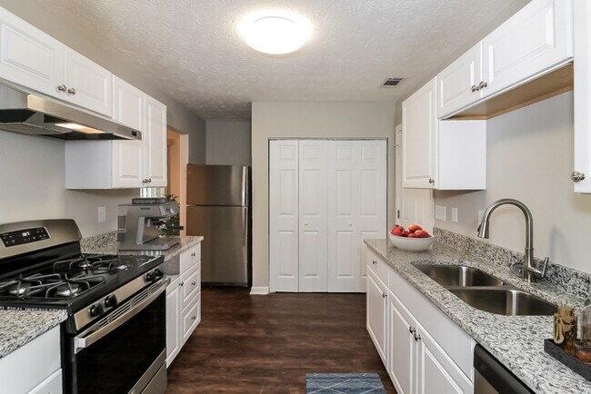 Building Photo - 2735 Holly Berry Dr