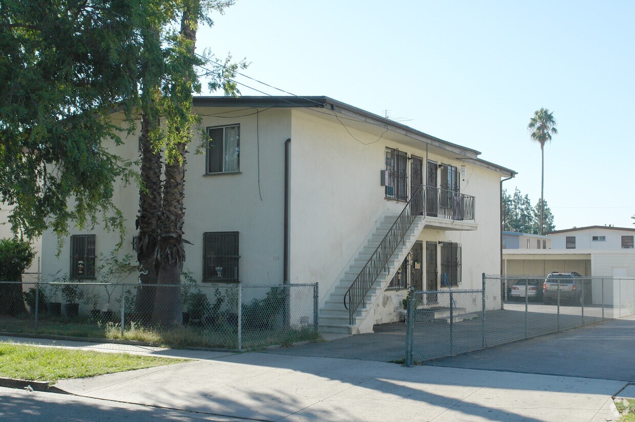 Primary Photo - 712 E Angeleno Ave
