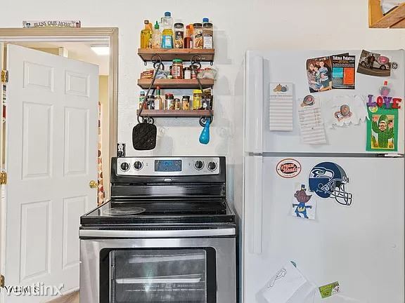 Building Photo - 2 br, 1 bath House - 10710 Hughes Rd