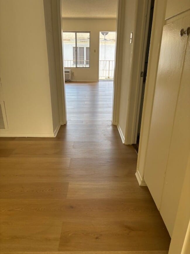 Interior Photo - Berendo 221