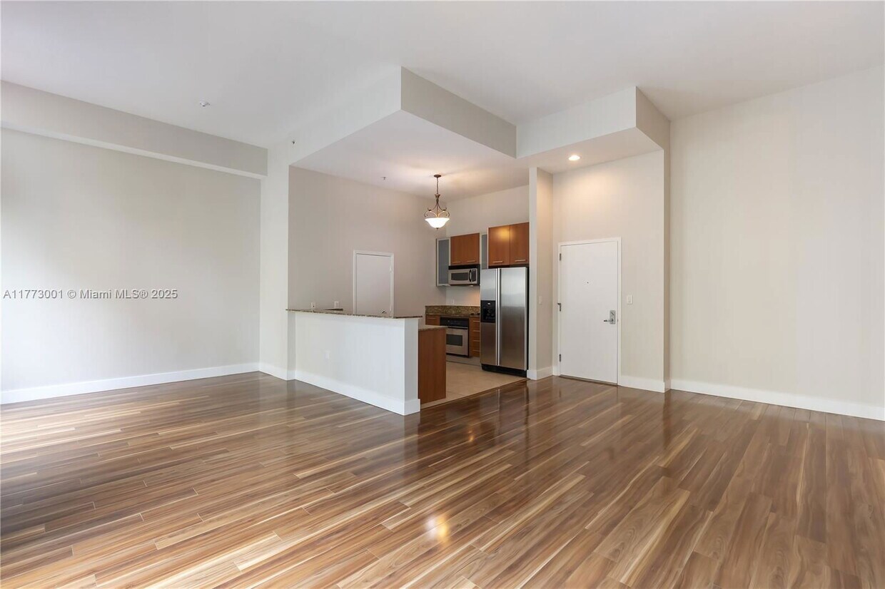 Foto principal - 9066 SW 73rd Ct
