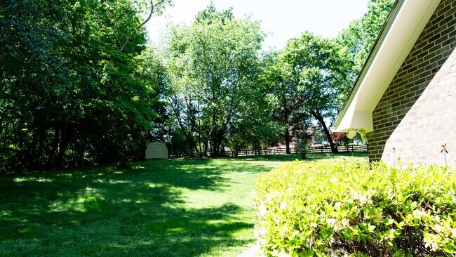 Building Photo - 7911 Micah Dr