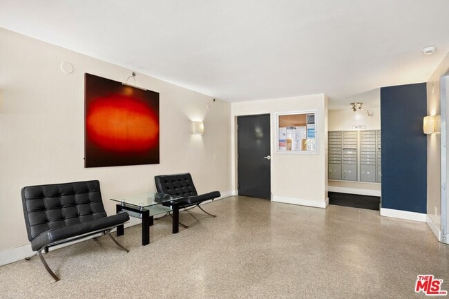 Building Photo - 5535 Canoga Ave