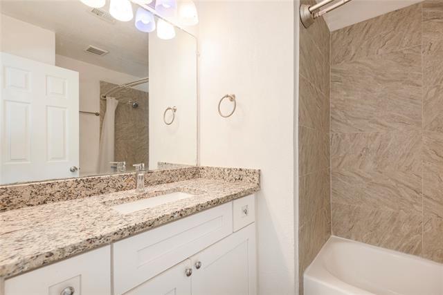 Foto del edificio - 4624 San Jacinto St