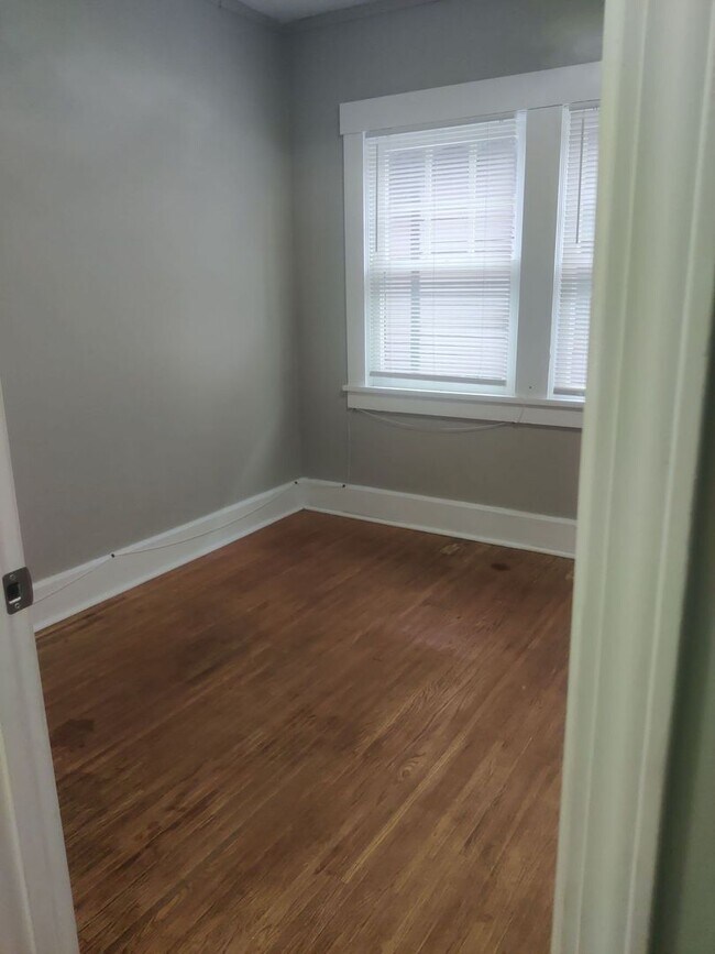 Foto del edificio - 704-706 E Main Street