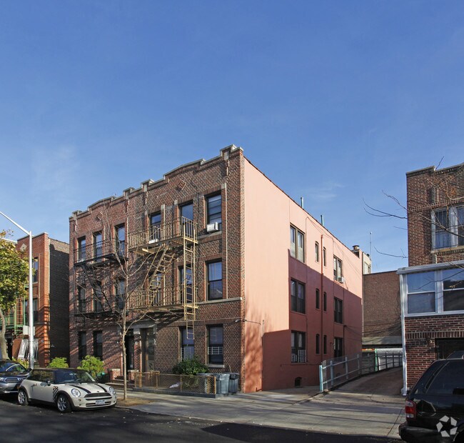 Building Photo - 3117 36th St