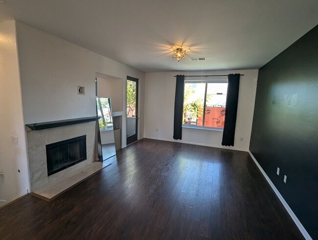 Foto del edificio - Luxurious 2 bed - 2.5 bath Townhome in Dow...