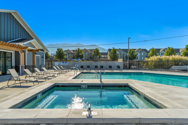 Building Photo - Ridgeline Parkway Apartments