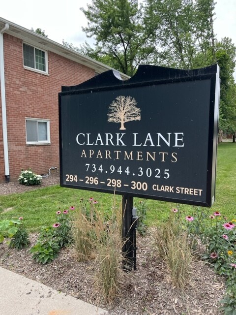 298 Clark St Unit 298 Clark Street #2, Saline, MI 48176 298