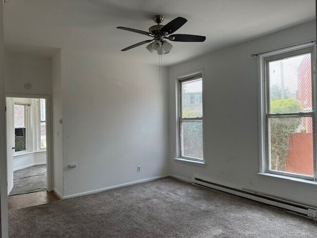 Building Photo - 1306 Vernon St