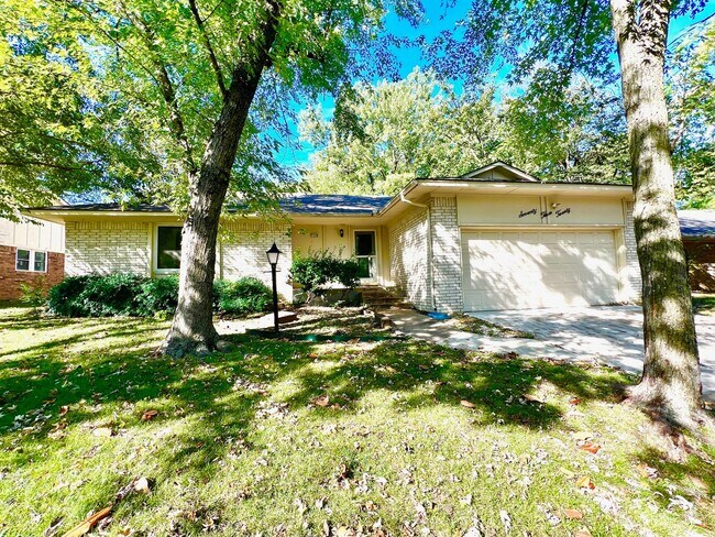 Foto del edificio - Charming 3-Bed, 2-Bath Home in South Tulsa