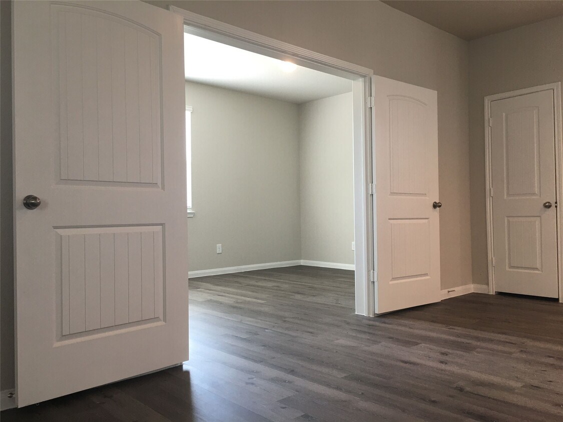 Building Photo - 2111 Ethan Dr